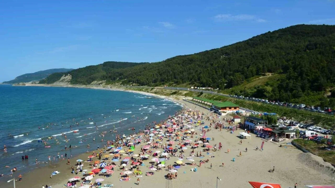 Türkeli’de denize yakın otel ve pansiyon arayanlar için sakin, temiz ve aileye uygun konaklama alternatifleri